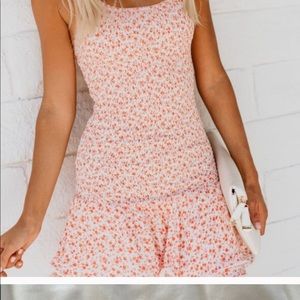 Vici zinnia dress size M. Fits more like an XS.